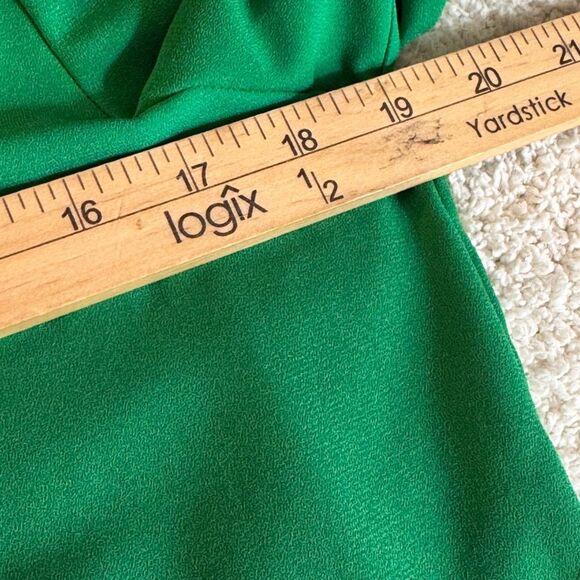 Emily McCarthy Top Womens Size Small long sleeve pop over kelly green Blouse New - Picture 7 of 10